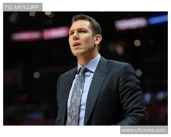 尼克斯队主教练卢克·沃顿呼吁球队提升防守意识 尼克斯队主教练卢克·沃顿呼吁球队提升防守意识